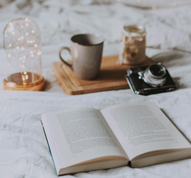 Top 5 des Podcasts et Livres de développement personnel incontournables pour Booster Votre Routine Quotidienne